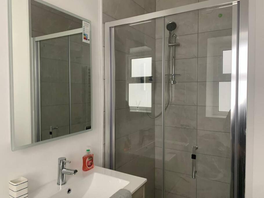 Modern Apartment With Sea Views Portrush Ngoại thất bức ảnh
