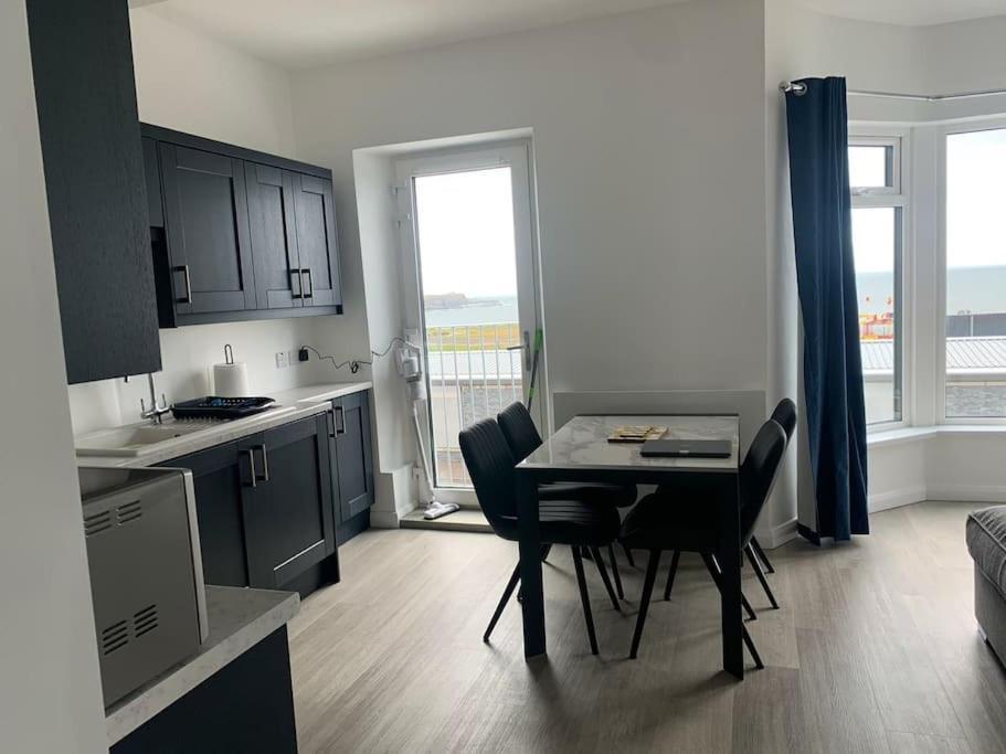 Modern Apartment With Sea Views Portrush Ngoại thất bức ảnh